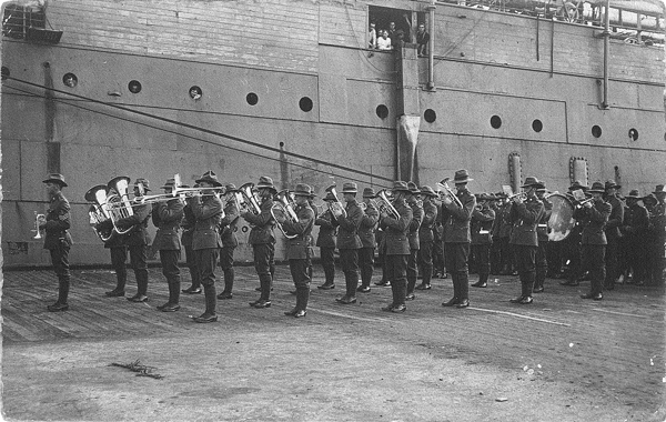photo of Canterbury Infantry Band at Hobart Wharf